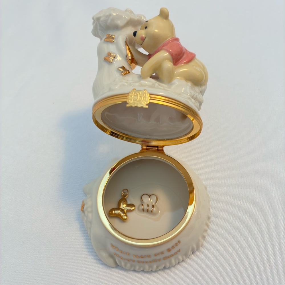 Lenox Treasures Disney Winnie the Pooh "Pooh's Treasure of Honey" Trinket Box - Picture 7 of 12